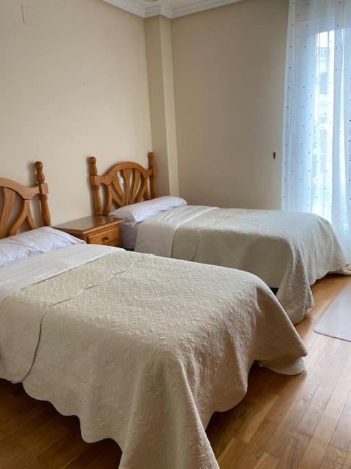 Lovely 2 Bedrooms Apartment Main Square Plasencia Exterior photo